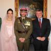 Le prince Hamzah et la princesse Basma de Jordanie entourés par la reine Rania, le roi Abdullah II et la reine Noor lors de leur mariage le 12 janvier 2012 au palais Basman, à Amman. Le couple a accueilli sa troisième fille, Badiya, le 8 avril 2016.