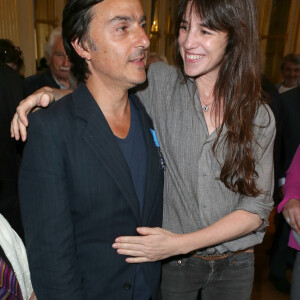 Yvan Attal, Charlotte Gainsbourg à Paris le 19 juin 2013.