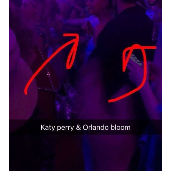 Katy Perry et Orlando Bloom lors du festival de Coachella. Photo publiée sur Twitter, le 17 avril 2016.