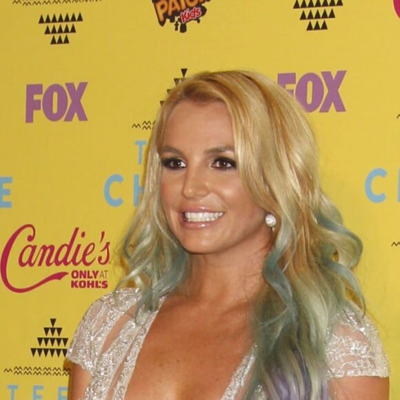 Britney Spears posant dans la salle de presse aux Teen Choice Awards 2015 à Los Angeles, le 16 août 2015.  Celebrities pose in the press room at the Teen Choice Awards 2015 at Galen Center on August 16, 2015 in Los Angeles, California.16/08/2015 - Los Angeles