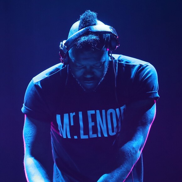 Djibril Cissé aux platines en première partie du concert de Mariah Carey à l'AccorHotels Arena. Paris, le 21 mars 2016. © Cyril Moreau/Bestimage