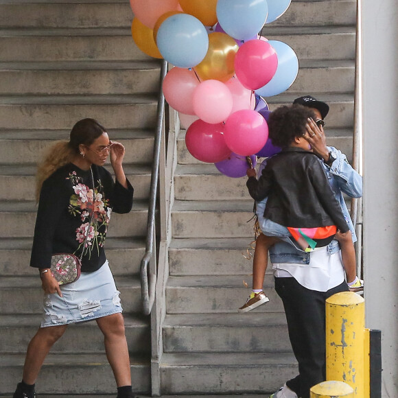Beyoncé, Jay Z et leur fille Blue Ivy à Los Angeles, le 27 février 2016.