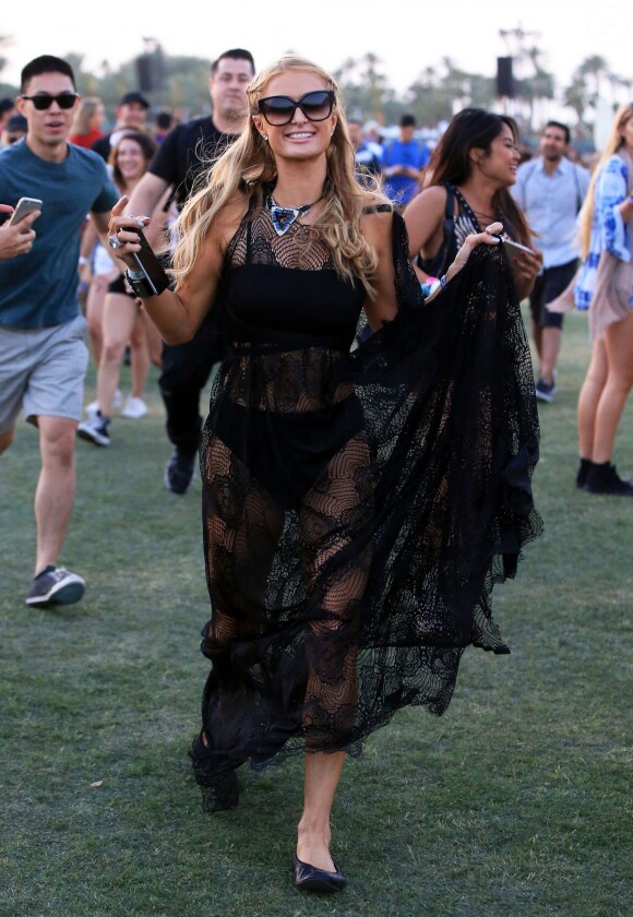 Paris Hilton lors du premier jour du festival de musique de Coachella en Californie à Indio le 16 Avril 2016.