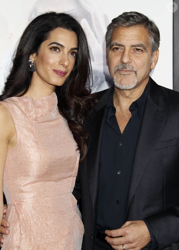 George Clooney et sa femme Amal Alamuddin Clooney - Première de "Our brand is crisis" à Los Angeles le 26 octobre 2015.