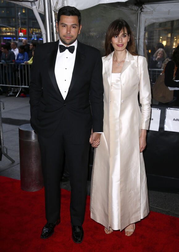 Le journaliste Ayman Mohyeldin et sa fiancée Kenza Fourati assistent au gala TIME 100 au Frederick P. Rose Hall, au Jazz at Lincoln Center. New York, le 26 avril 2016.
