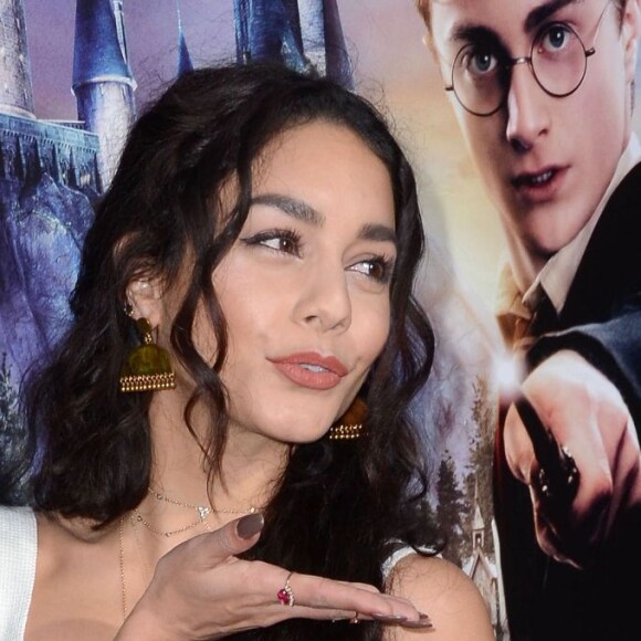 Vanessa Hudgens - Inauguration des nouvelles zones thématiques liées à l'univers d'Harry Potter "The Wizarding World Of Harry Potter" à Universal City, le 5 avril 2016. © Birdie Thompson/AdMedia/Zuma Press/Bestimage