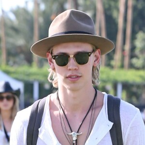 Vanessa Hudgens et son petit ami Austin Butler lors du 3ème jour du Festival de Coachella, le 13 avril 2014.