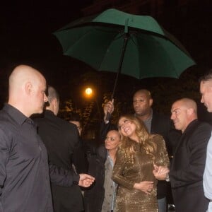 Semi-Exclusif - Mariah Carey arrive à l'hôtel Plaza Athénée à Paris, le 22 avril 2016.