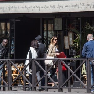 Exclusif - Nabilla Benattia arrive au restaurant/bar " Le Pigalle" à Paris, le 28 avril 2016.