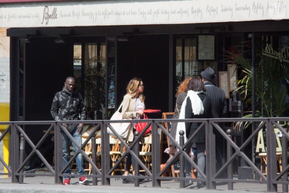 Exclusif - Nabilla Benattia arrive au restaurant/bar " Le Pigalle" à Paris, le 28 avril 2016.