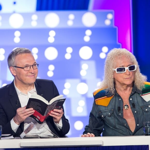 Exclusif - Michel Polnareff et Laurent Ruquier dans l'émission On n'est pas couché, sur France 2 le samedi 30 avril 2016 (tournage le jeudi 28 avril 2016), à Paris. © Cyril Moreau