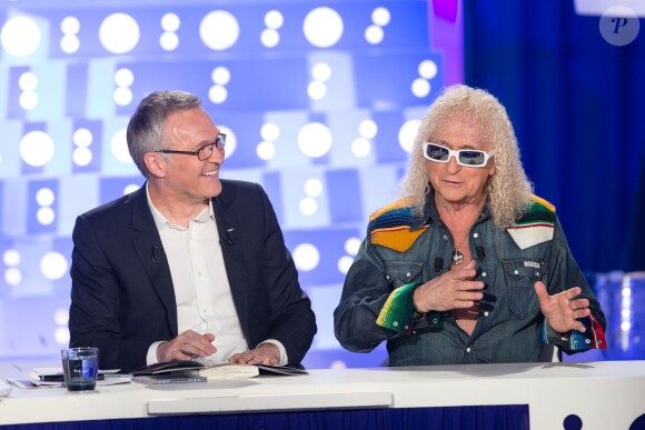 Exclusif - Michel Polnareff et Laurent Ruquier dans l'émission On n'est pas couché, sur France 2 le samedi 30 avril 2016 (tournage le jeudi 28 avril 2016), à Paris. © Cyril Moreau
