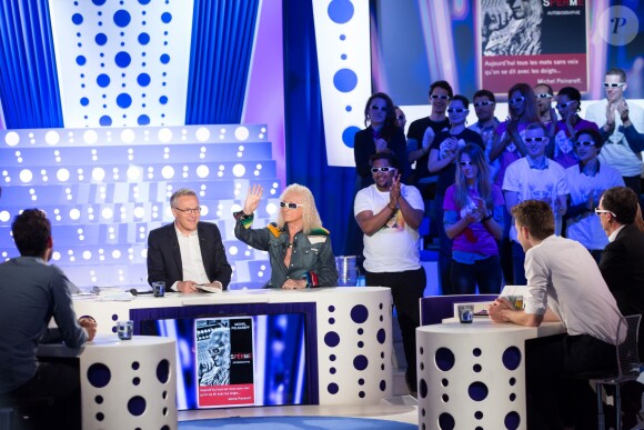 Exclusif - Michel Polnareff et Laurent Ruquier dans l'émission On n'est pas couché, sur France 2 le samedi 30 avril 2016 (tournage le jeudi 28 avril 2016), à Paris. © Cyril Moreau