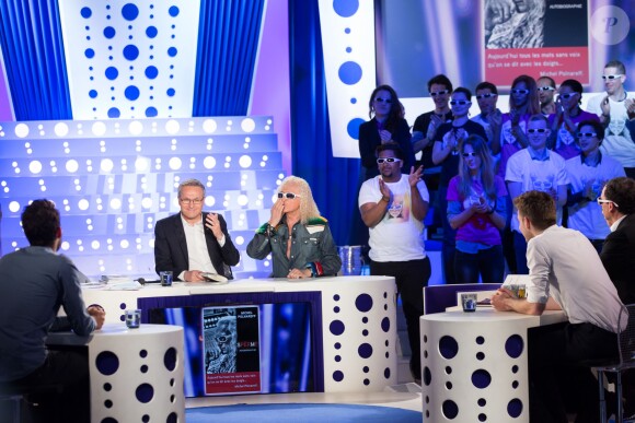 Exclusif - Michel Polnareff et Laurent Ruquier dans l'émission On n'est pas couché, sur France 2 le samedi 30 avril 2016 (tournage le jeudi 28 avril 2016), à Paris. © Cyril Moreau