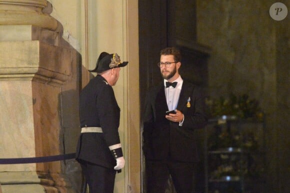 Victor Magnuson sortant du palais royal après avoir assisté au banquet donné en l'honneur du 70ème anniversaire du roi Carl Gustav de Suède, au palais royal à Stockholm, le 30 avril 2016.