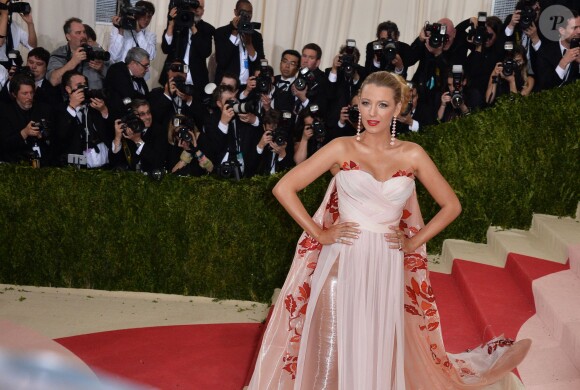 Blake Lively - Soirée Costume Institute Benefit Gala 2016 (Met Ball) sur le thème de "Manus x Machina" au Metropolitan Museum of Art à New York, le 2 mai 2016.