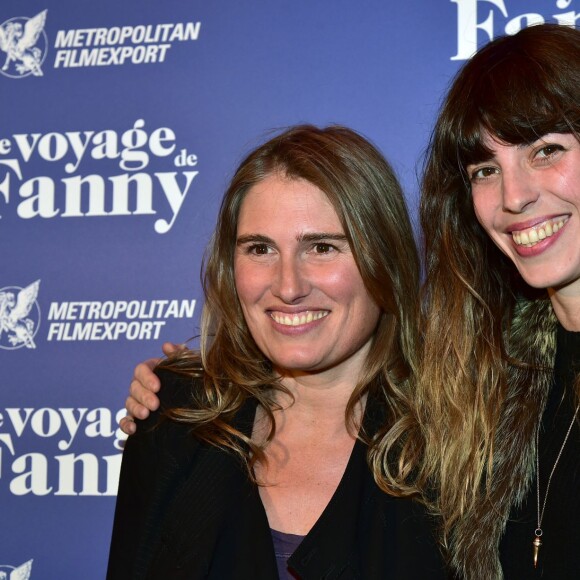 Lou Doillon et sa soeur, la réalisatrice Lola Doillon - Avant-première du film "Le Voyage de Fanny" au cinéma Publicis à Paris, le 3 mai 2016. © Giancarlo Gorassini/Bestimage