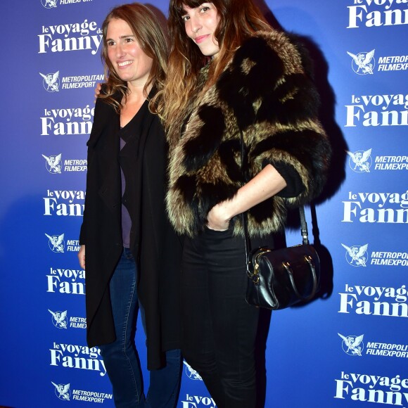 Lou Doillon et sa soeur, la réalisatrice Lola Doillon - Avant-première du film "Le Voyage de Fanny" au cinéma Publicis à Paris, le 3 mai 2016. © Giancarlo Gorassini/Bestimage