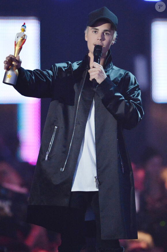 Justin Bieber (Meilleur artiste masculin international) - Cérémonie des BRIT Awards 2016 à l'O2 Arena à Londres, le 24 février 2016.