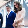 Kate Middleton visite l'exposition "Vogue 100: A Century of Style" au National Portrait Gallery à Londres le 4 mai 2016.