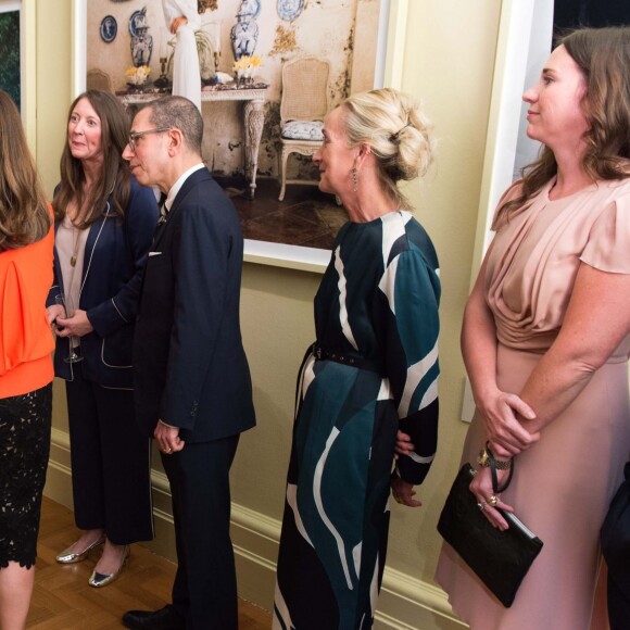 Kate Middleton visite l'exposition "Vogue 100: A Century of Style" au National Portrait Gallery à Londres le 4 mai 2016.