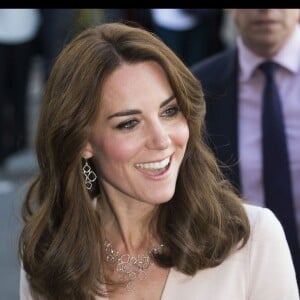 Kate Middleton arrive à l'exposition "Vogue 100: A Century of Style" au National Portrait Gallery à Londres, le 4 mai 2016