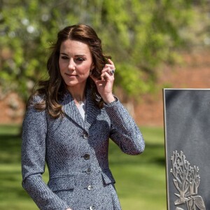 Kate Middleton inaugure le Magic Garden au palais Hampton Court à Londres. Le 4 mai 2016