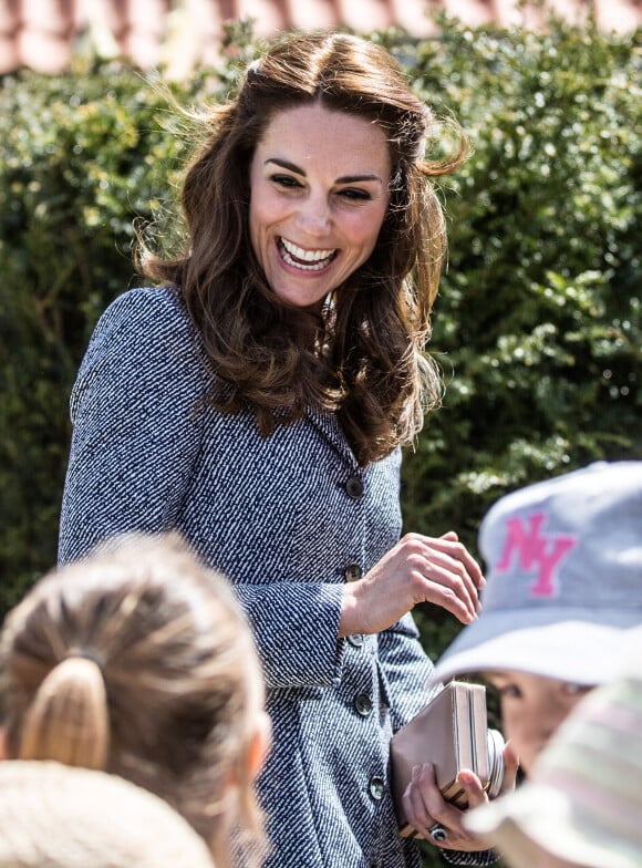 Kate Middleton inaugure le Magic Garden au palais Hampton Court à Londres. Le 4 mai 2016
