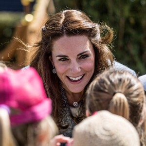 Kate Middleton inaugure le Magic Garden au palais Hampton Court à Londres. Le 4 mai 2016