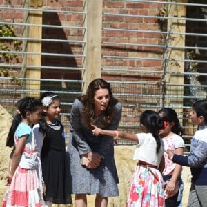 Kate Middleton inaugure le Magic Garden au palais Hampton Court à Londres. Le 4 mai 2016