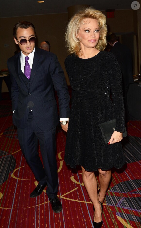 Brandon Thomas Lee et sa mère Pamela Anderson à la soirée du 4e Gala annuel Champions Of Jewish Values International Awards à New York, le 5 mai 2016