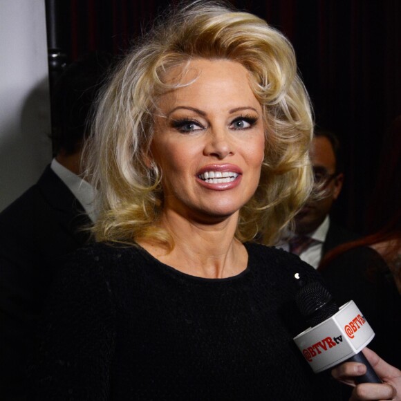Pamela Anderson au 4e gala des Champions Of Jewish Values International Awards au Marriott Marquis Broadway Ballroom à New York, le 5 mai 2016.