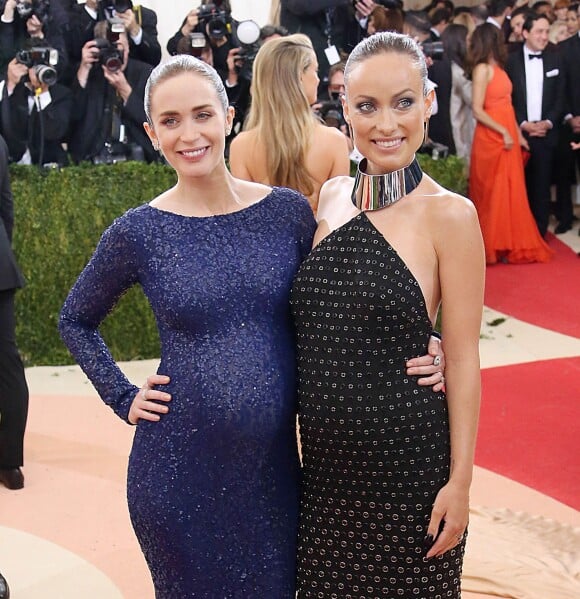 Emily Blunt et Olivia Wilde, chacune enceinte de son deuxième enfant - Soirée Costume Institute Benefit Gala 2016 (Met Gala) sur le thème de "Manus x Machina" au Metropolitan Museum of Art à New York, le 2 mai 2016.