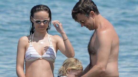 Olivia Wilde enceinte : Divine en bikini auprès de son fils et de son fiancé