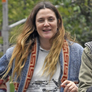 Exclusif - Drew Barrymore au naturel avec ses enfants Olive et Frankie à New York, à la veille de la Fête des mères, le 7 mai 2016.