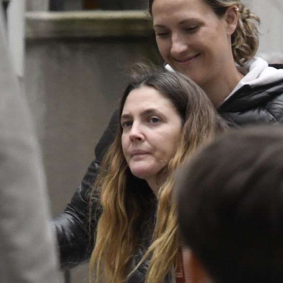 Exclusif - Drew Barrymore se promène avec ses enfants Olive et Frankie à New York le 7 mai 2016.