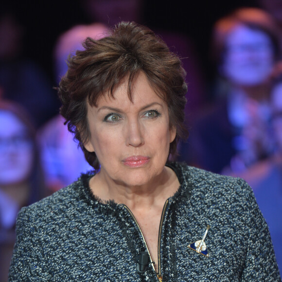 Exclusif - Roselyne Bachelot lors de l'enregistrement de l'émission "Faut pas abuser" présentée par Julien Courbet et diffusée sur D8 le 10 mai 2016 à 21h00. À Paris le 4 avril 2016. ©Veeren