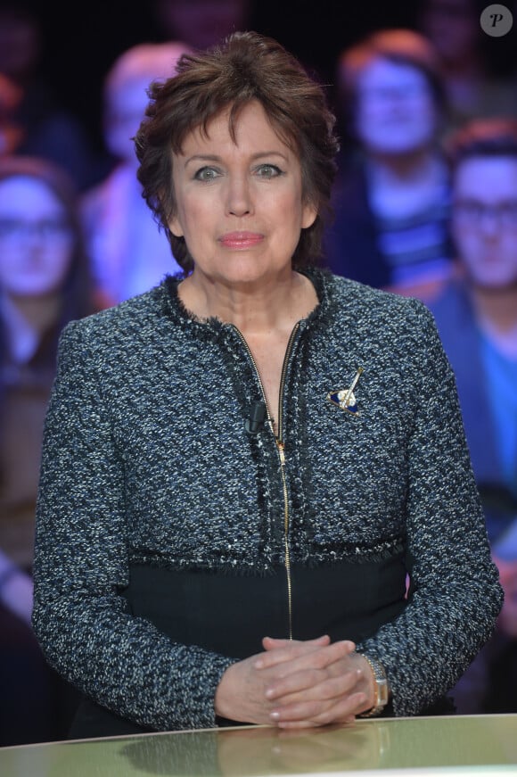 Exclusif - Roselyne Bachelot lors de l'enregistrement de l'émission "Faut pas abuser" présentée par Julien Courbet et diffusée sur D8 le 10 mai 2016 à 21h00. À Paris le 4 avril 2016. ©Veeren