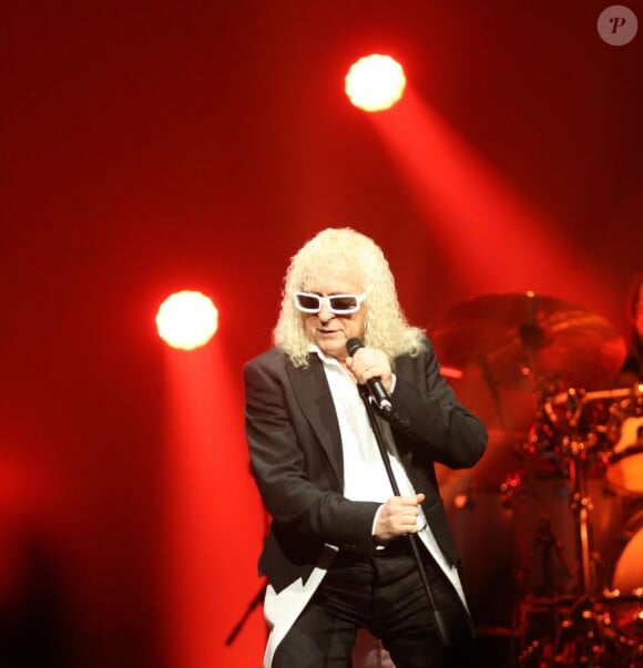 Michel Polnareff en concert à l'AccorHotels Arena de Paris le 7 mai 2016.