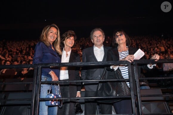 Nicole Coullier, Sylvie Rousseau, Michel Drucker et Françoise Coquet au concert de Michel Polnareff à l'AccorHotels Arena de Paris le 7 mai 2016. © Cyril Moreau