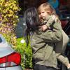 Kourtney Kardashian quitte l'atelier de peinture pour enfants Color Me Mine avec son ex-compagnon Scott Disick et leur fille Penelope. Calabasas, le 9 mai 2016.