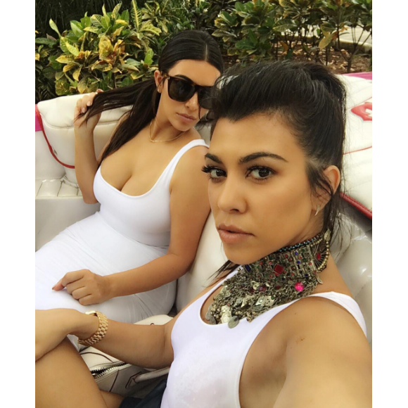 Kim et Kourtney Kardashian à La Havane. Avril 2016.