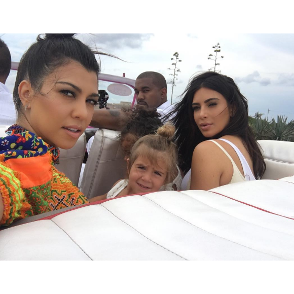 Kourtney, Kim Kardashian, Kanye West et leurs filles Penelope et North à La Havane. Avril 2016.