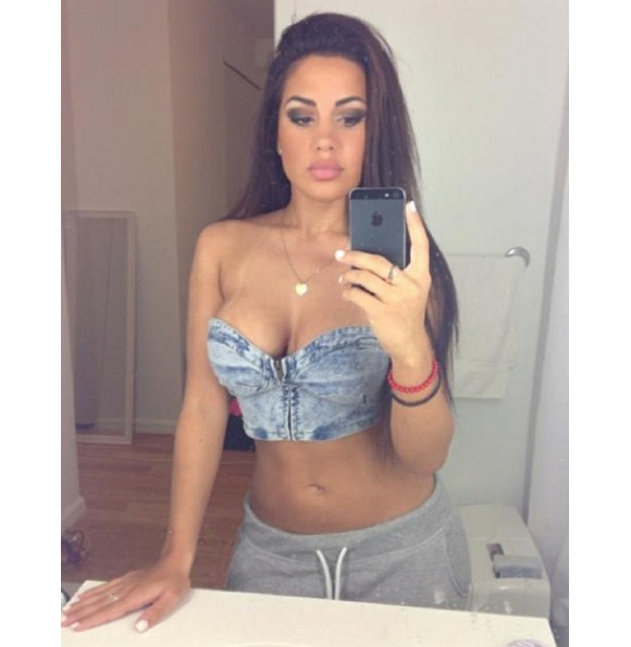 Milla Jasmine des "Anges 8" affiche ses formes de rêve sur Instagram