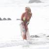 Le mannequin Chantel Zales surprise en pleine séance photo pour 138 water sur une plage à Malibu, le 4 mai 2016.