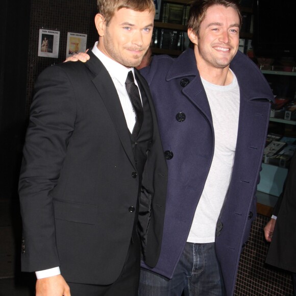 Kellan Lutz et Robert Buckley - Avant-Premiere du film Twilight "Breaking Dawn 2" a New York, le 15 novembre 2012.