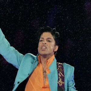 Prince sur scène pour le Super Bowl XLI à Miami, le 4 février 2007