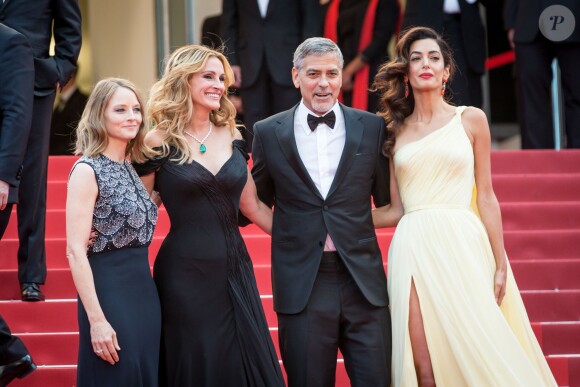 Jodie Foster, Jack O'Connell, Julia Roberts, George Clooney et sa femme Amal Alamuddin Clooney (bijoux Cartier) - Montée des marches du film "Money Monster" lors du 69ème Festival International du Film de Cannes. Le 12 mai 2016. © Borde-Jacovides-Moreau/Bestimage