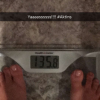 Toujours au régime, Kim Kardashian touche presque au but et se rapproche de son poids idéal. Elle pèse 63 kilos, il ne lui reste plus que deux kilos à perdre pour atteindre le poids qu'elle faisait avant sa deuxième grossesse. Photo publiée sur Snapchat, le 13 mai 2016