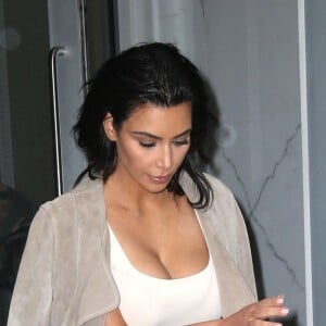 Kanye West et sa femme Kim Kardashian dans les rues de New York. Le 1er mai 2016